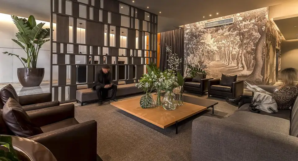 Broadway Hotel Suites