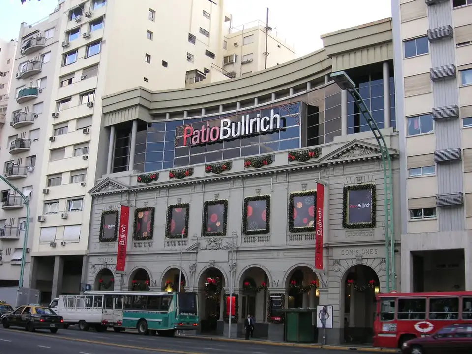 Shopping Patio Bullrich