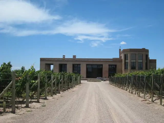 Bodegas Belasco De Baquedano