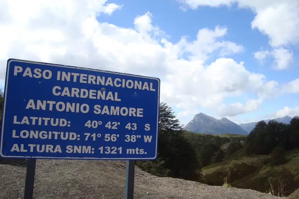 Cardenal Antonio Samore Pass